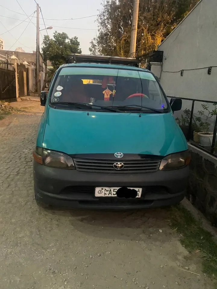 Toyota HiAce Dolphin Minibus 2001 – photo 3