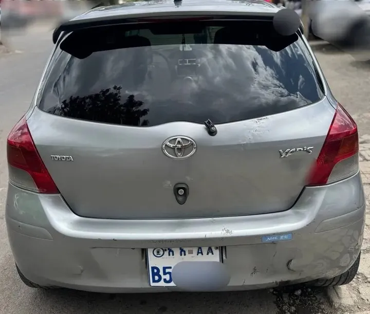 Toyota Yaris 2010 Automatic – photo 4
