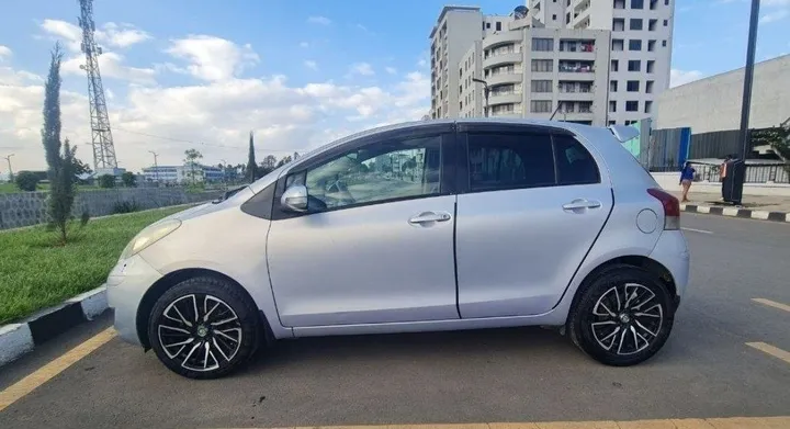 Toyota Yaris Compact 2006 – photo 3
