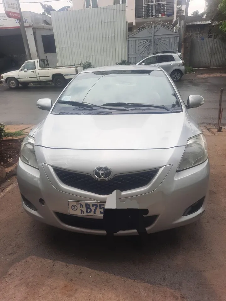 2010 Toyota Belta Sedan – photo 7