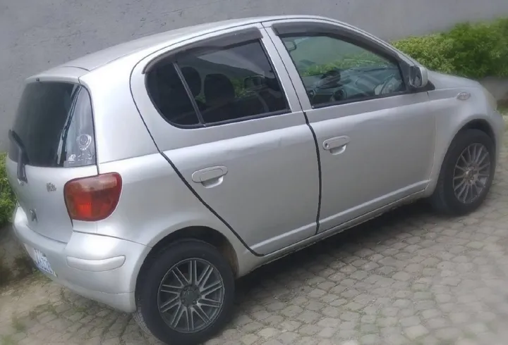 Toyota Vitz 2002 Automatic Hatchback – photo 4