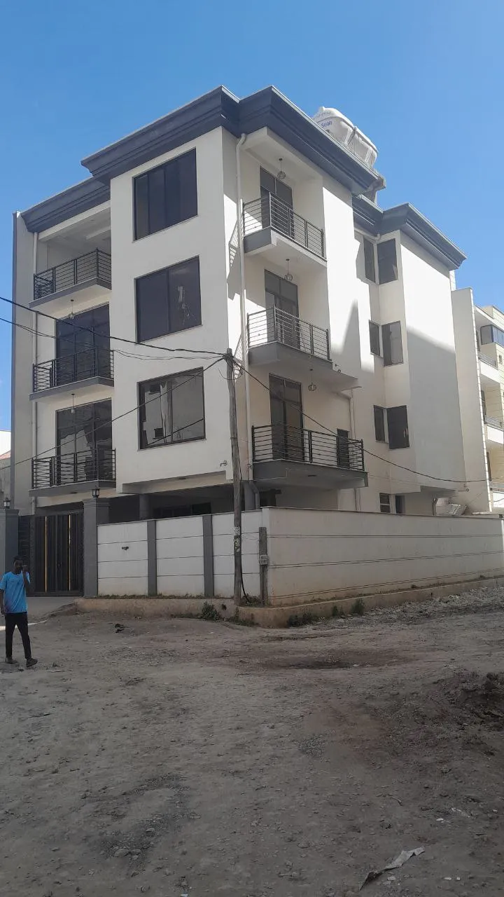 G+3 House 210 Sqm Ayat Compound – photo 3