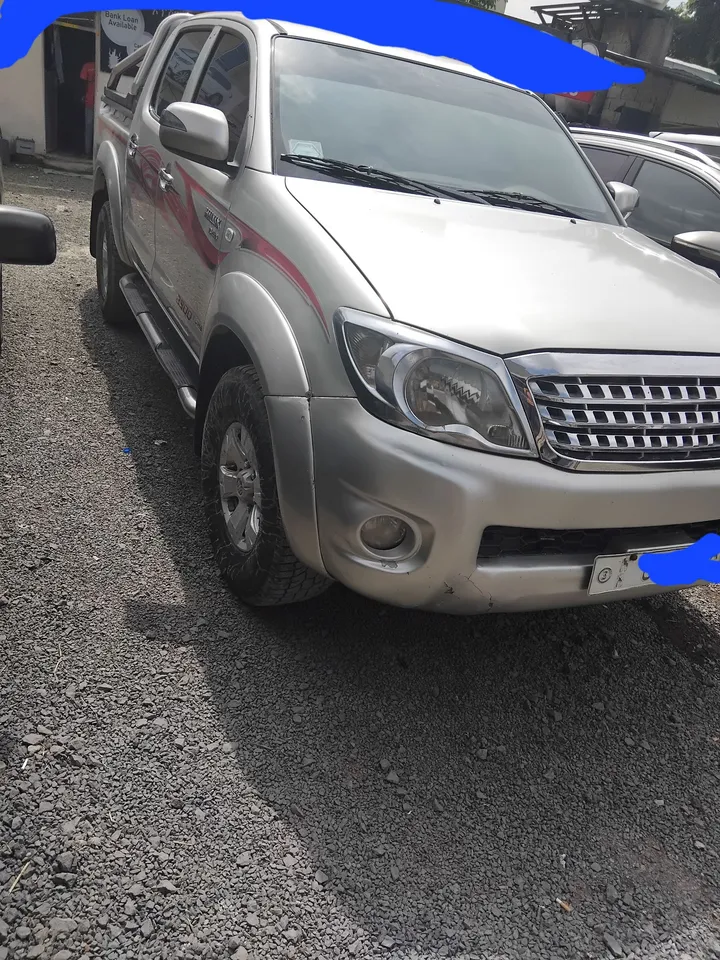 Toyota Hilux 2010 Double Cab – photo 4