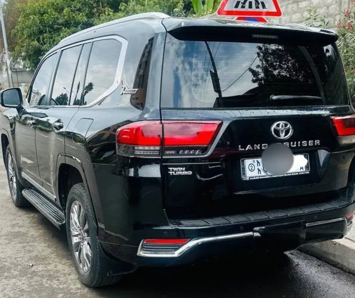 Toyota Land Cruiser 300 VX.R – photo 3