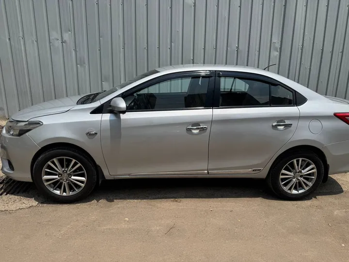Toyota Yaris 2017 Sedan – photo 5
