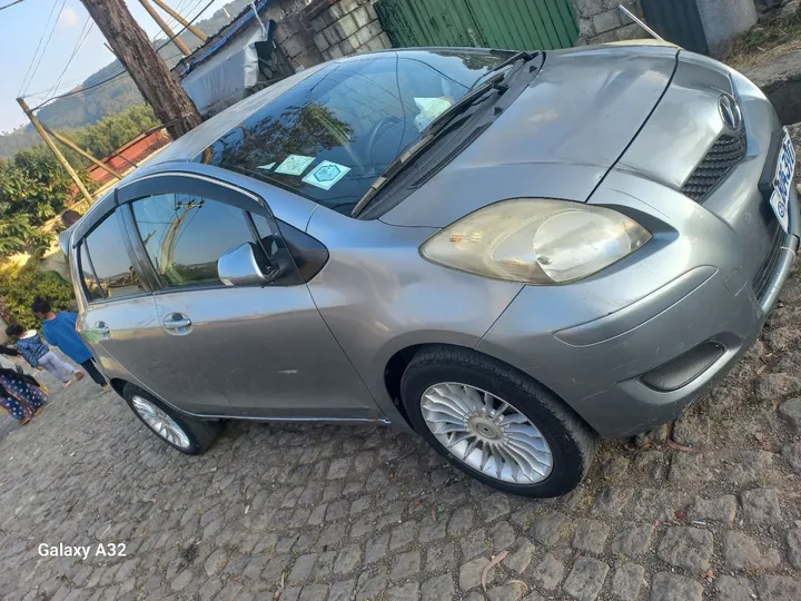 Toyota Yaris Compact 2010 – photo 8