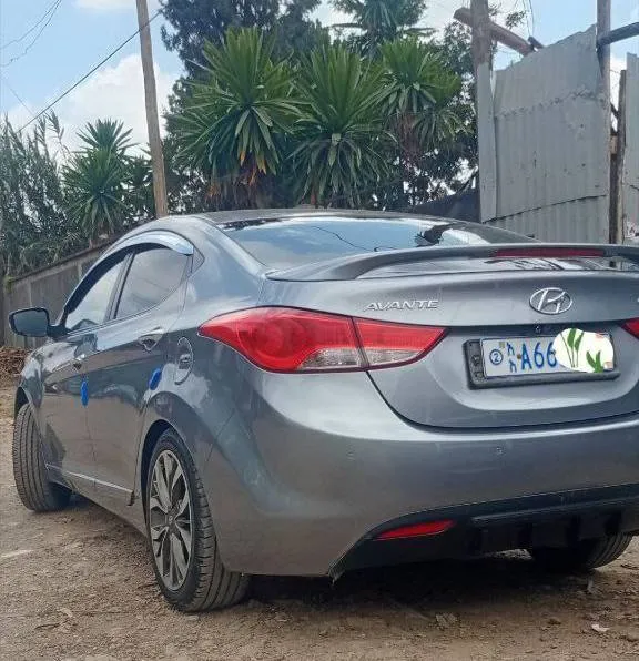 Hyundai Avante 2012 Automatic – photo 6