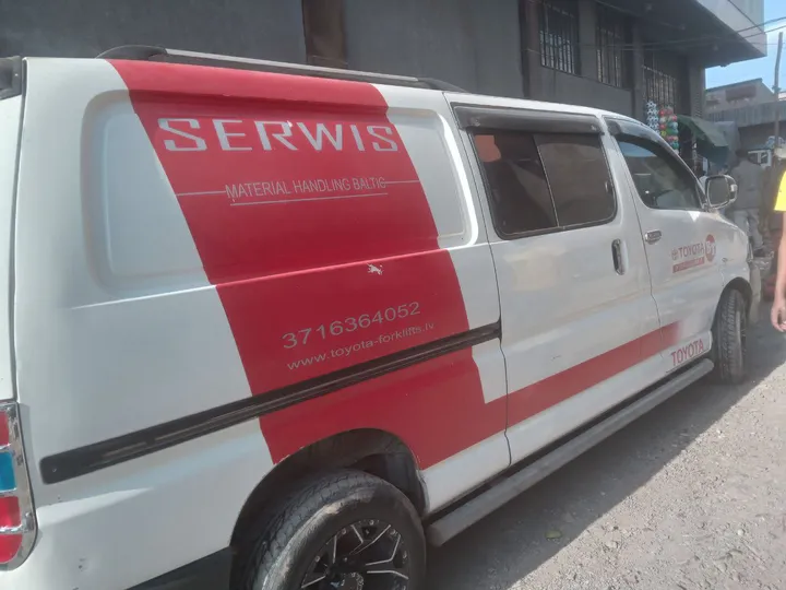 Toyota Van 2011 Excellent Condition – photo 4