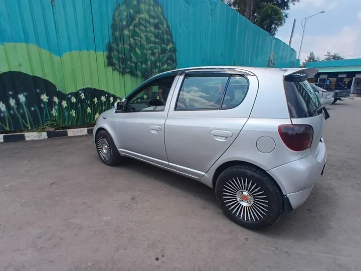 Toyota Vitz 2001 Automatic – photo 3